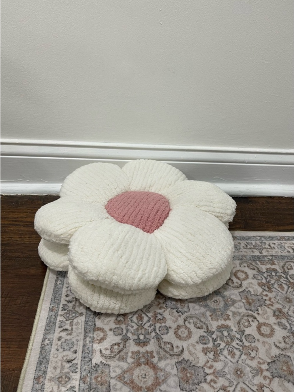 2pcs Flower Pillow for Home Decor, Pink White, new